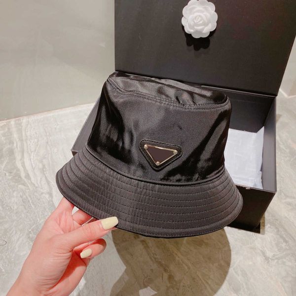 Summer Designer Hat Hat de alta qualidade Moda Duck Tongue Luxury Feminino Hat da marca Brand Homem e Mulheres Triângulo Invertido Fisherman's Chapéu por atacado