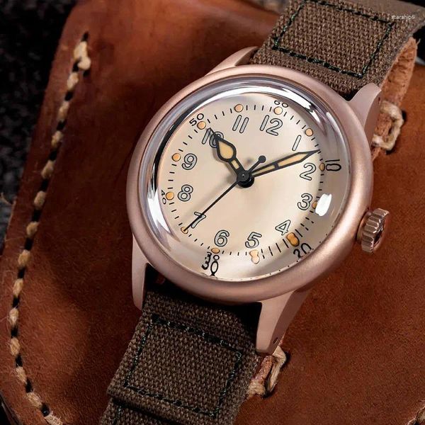 Relógios de pulso espinho retro relógio masculino 36mm bege dial safira bolha vidro bronze caso nh35 movimento automático 15bar resistente à água