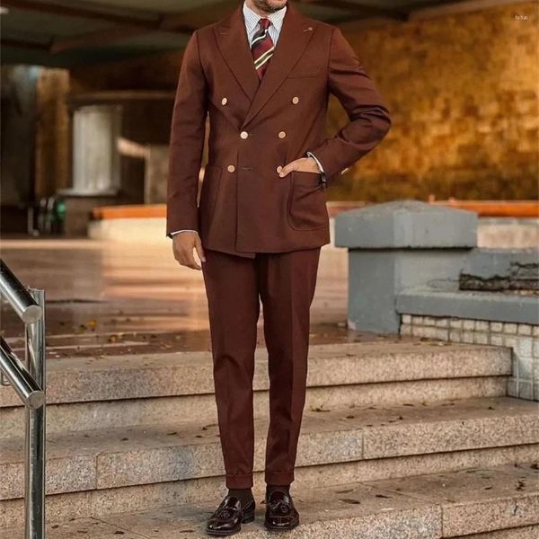 Abiti da uomo Marrone Uomo d'affari Su misura 2 pezzi Giacca sportiva Pantaloni Doppio petto Matrimonio Prom Abbigliamento maschile Tuexdos Abito da festa quotidiano