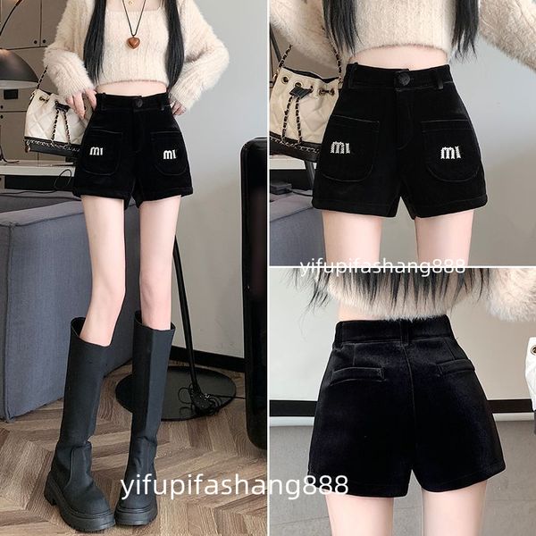 Itália top miui miui shorts femininos de luxo yoga tênis calças de veludo mulheres designer primavera outono calças de flanela shorts esportivos saia plissada veludo kilt chan