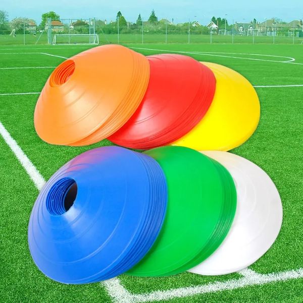 Bolas 10 pcs Treinamento de futebol Bola de futebol Jogo Disco Agilidade Cone Set Multi Sport Space Cones com suporte de plástico 231122