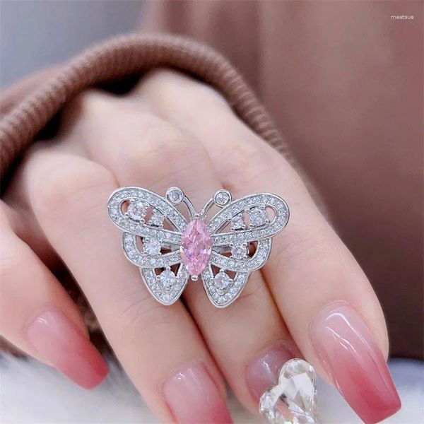 Anéis de cluster 2023 doce arte simples rosa zircônia cúbica ajustável oco borboleta anel feminino concerto jantar jóias acessórios