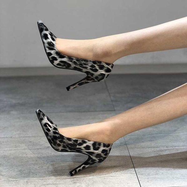 Vestido sapatos 2022 nova primavera sexy leopardo sapatos saltos altos de 10 cm de escritório elegante sapatos femininos estampas de animais de ponta pontianeira