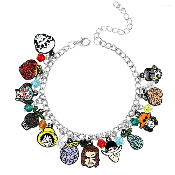 Braccialetti con ciondoli Ciondoli in un pezzo Figura anime Rufy Shanks Bandiera pirata Ciondolo con teschio Catene a forma di cartone animato carino per braccialetti da donna