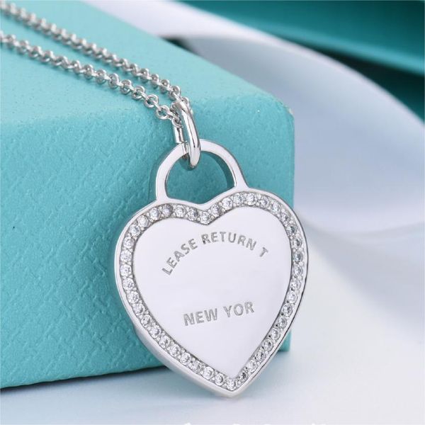 S925 Gümüş Kaplama Aşk Kalp Tasarımcı Kolye Kolyeleri Kadınlar için Bling Diamond Pırıltılı Kristal Kalpler Tatlı Zincir Gergin Kolye Takı
