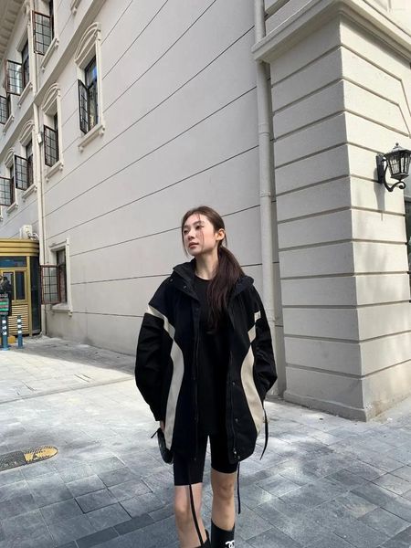 Женские тренчи 2023, осень/зима, черно-белое контрастное пальто с поясом, женское пальто с длинным рукавом