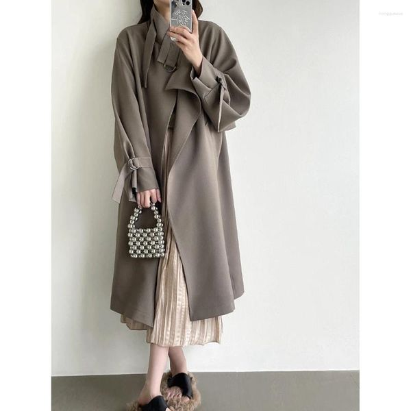 Trench da donna RUN XIANG CHENG Giacca a vento lunga in stile straniero per le donne 2023 Cappotto versatile casual allentato autunno