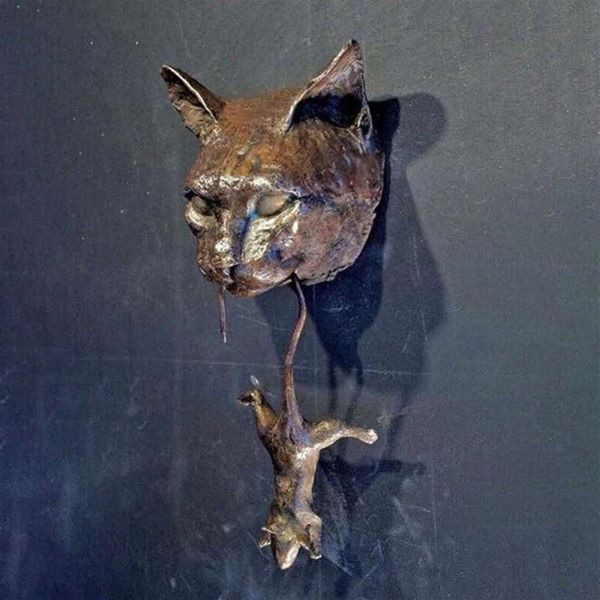 Кошка и мышь дверной молоток Скульптура Ржаво-коричневый чугунный настенный орнамент из смолы аксессуары украшения для дома и сада поделки 210607249Y