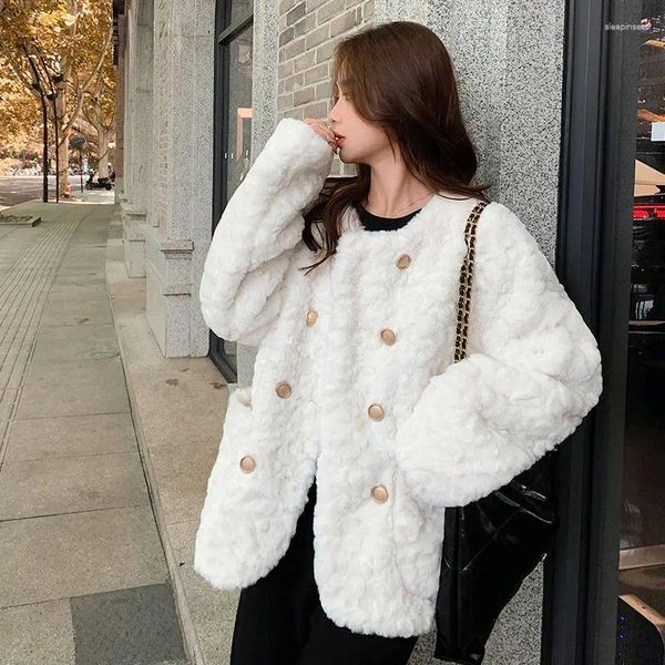 Cappotto da donna in pelliccia di agnello e lana invernale, senso avanzato di giacca imbottita con top in peluche bianco spesso