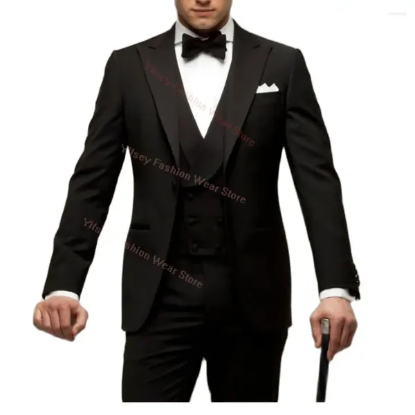 Herrenanzüge Schwarz 3-teilig Smoking Smoking Herrenanzug Schalkragen Weste Elegantes Set Designer Freund Schlanker männlicher Blazer Hochzeitszeremonie Kleid