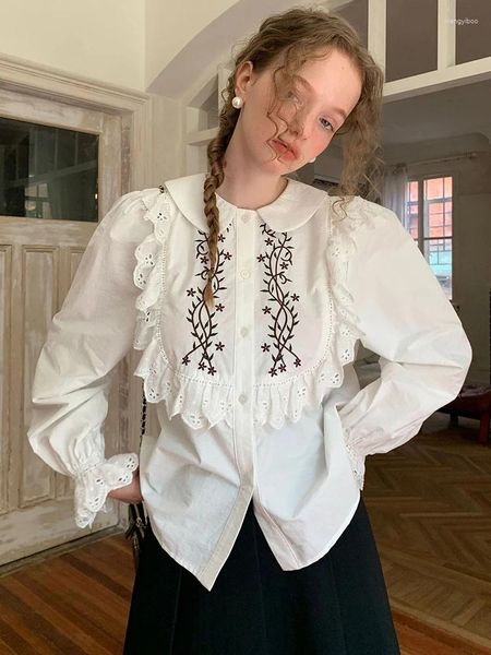 Camicette da donna GypsyLady Camicia francese vintage chic Camicetta floreale Emboridery Primavera Autunno Cotone Bianco Colletto per bambola Camicie per ragazze da donna