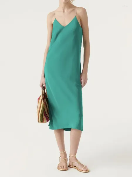 Lässige Kleider Frauen glänzendes Satin ärmelloses Sling-Kleid grün oder schwarz Kette elegante weibliche rückenfreie V-Ausschnitt Midi-Roben