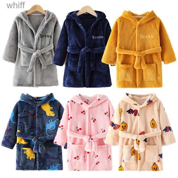 Toalhas Robes Inverno Crianças Roupões de Banho 2022 Novos Pijamas de Desenho Animado Menino Menina Flanela Pijamas Crianças Roupas Bebê Roupão Quente Casual HomewearL231123