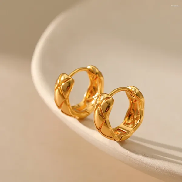 Orecchini a cerchio classici in ottone placcato oro reale 18 carati rombo plaid ampio cerchio grosso per le donne Gioielli vintage per feste all'ingrosso