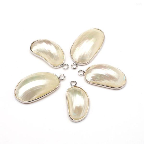 Colares pendentes de casca do mar natural pingentes de borboleta branca Snail Charms para Brincos de colar de jóias DIY Acessórios