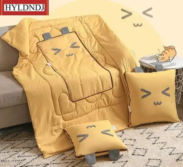 Cobertores Cute de desenho animado Pilow Pilow Home Office Car Cushion Blanket Sofa Decoration 2 em 1 Pillow Travel Polyster Fiber Quilt 231123