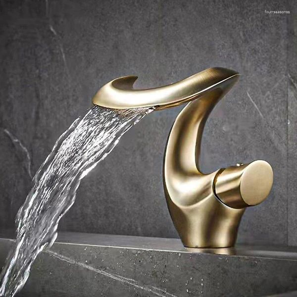 Rubinetti per lavandino del bagno Rubinetto per lavabo a cascata in ottone Installazione a ponte e rubinetto misto freddo Lavabo monocomando oro / grigio spazzolato