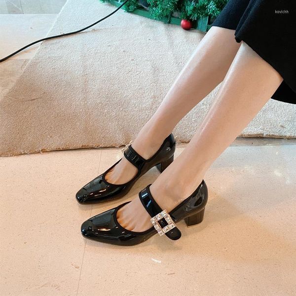 Elbise ayakkabıları kadın bahar yaz zarif kare ayak parmağı topuklu siyah blok sandalet retro rhinestone deri akşam partisi Mary Jane