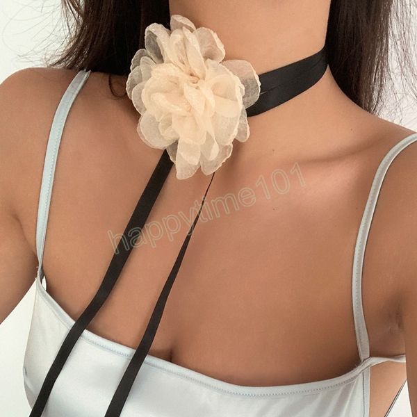 Collana girocollo esagerata con fiori in tessuto soffice per donne Elegante romanticismo francese Corda lunga e larga in tessuto sul collo