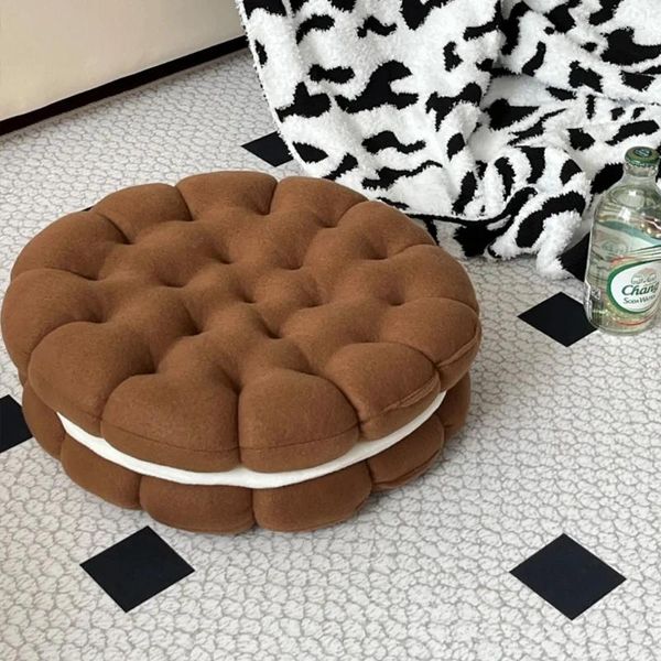Travesseiro biscoito sofá sala menina dormindo simples e criativo cabeceira de escritório