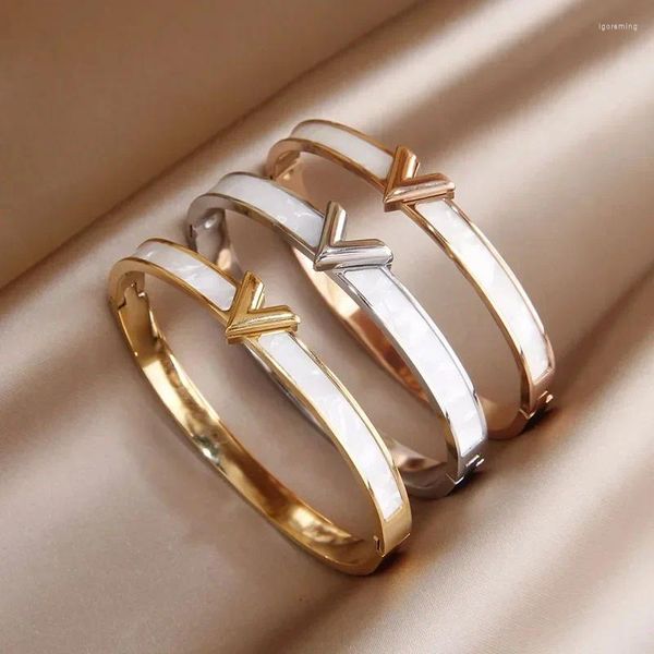 Pulseira 316l aço inoxidável letra v pulseiras para mulheres moda marca jóias à prova dwaterproof água 18k banhado a ouro pulseiras acessórios de festa