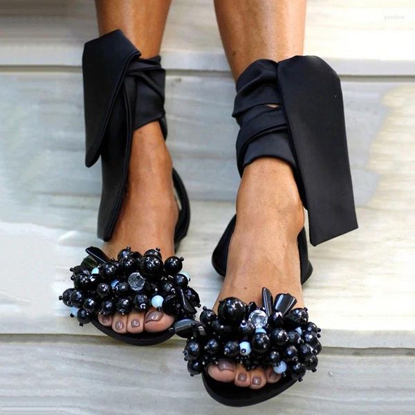 Sandalet 2023 Yaz Kadın Moda Dantel Yukarı Düz ​​Sandal Kalıp Olmayan Vahşi Sevimli Boncuklar Çiçek Gündelik Grubu Bayanlar Ayakkabı 35-43 Sandalias