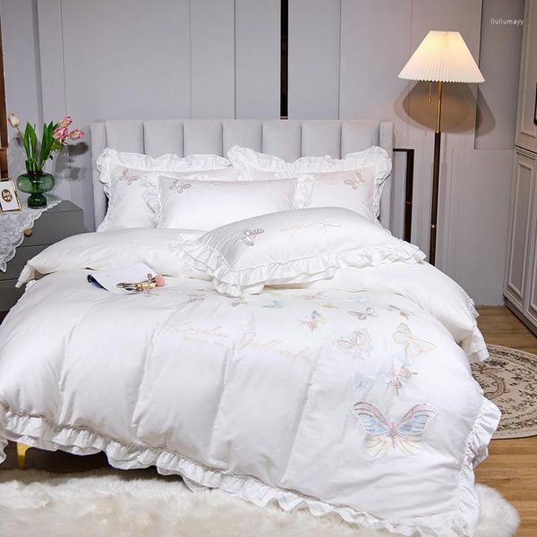 Bedding Sets White 60s Cotton Conjunto de algodão luxuoso borboleta bordada Princesa Casamento Solid Duvet Capa de cama de cama de lençóis equipados