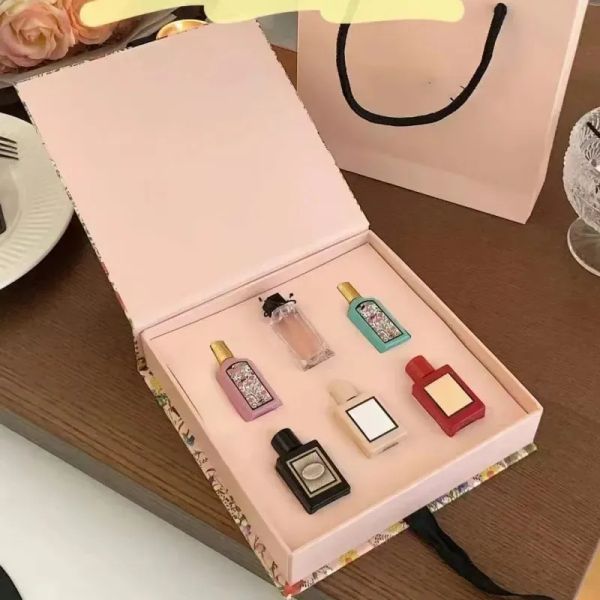 Tasarımcı Kadın Parfüm Seti Flora Lady Kokusu Kadınlar için Bloom Flora Sparay 5ml*6pcs takım elbise 6 Arada 1 Box Orijinal Semll Yüksek Kalite Hızlı Gemi