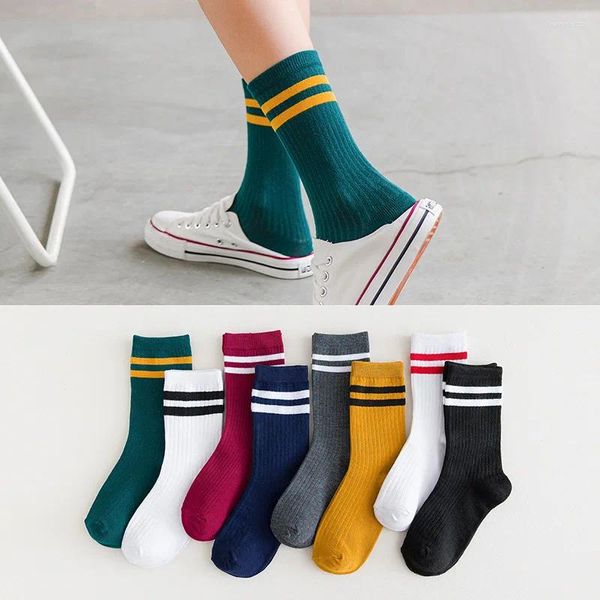 Frauen Socken Harajuku Retro Wein Rot Crew Baumwolle Stricken Gestreiften Langen Streifen Japanische High School Mädchen Nette Lose Mode