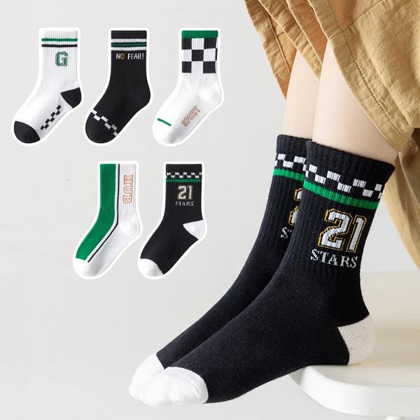 Kindersocken 5 Paare/los Herbst Kinder Socken Baumwolle Teenager Mädchen Jungen Baby Mode Warme Weiche Cartoon Für Winter 3-15 Jahre Kinder Student Socke 231121