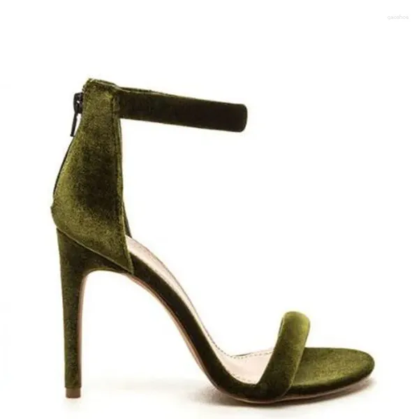 Sandalet shofoo ayakkabı şık kadın sandalet. Yaz ayakkabıları. Yaklaşık 11 cm yüksekte topuklu ayakkabılar. Koyu yeşil moda şovu ziyafet