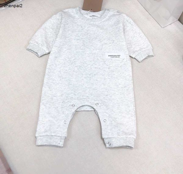 Luxus-Jumpsuits für Kleinkinder, Brusttaschendekoration, Kleidung für neugeborene Babys, Größe 66–90, gestrickter Body mit Logo-Aufdruck auf der Rückseite, 25. Nov