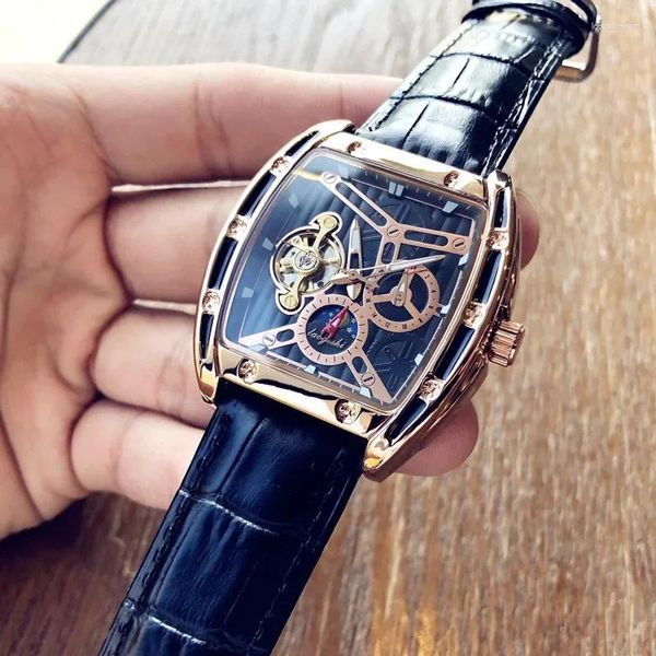 Orologi da polso Black Warrior Orologio da uomo meccanico automatico Student Business Impermeabile Tourbillon Botte di vino cava