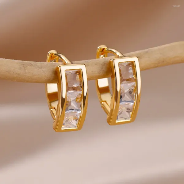 Stud Küpe Beyaz Square Zircon Kadınlar için 18K Altın Kaplama Takı Piercing Hoop Ear Dekorasyon Trendi Aksesuarlar Kız Arkadaş Hediyesi