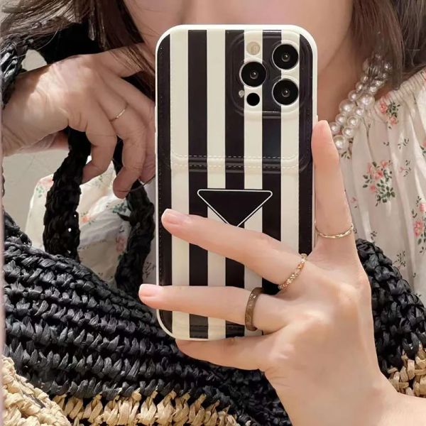 Custodie per cellulari Designer Stripe Creamy Summer Dopamine Trend per Apple iPhone 14 13 12 11 Pro Max Cover posteriore per cellulare in silicone morbido di lusso per tutto il corpo Fundas Coque Nero