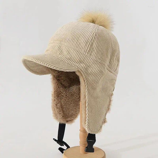 Berretti invernali di alta qualità con palla in peluche, cappello con paraorecchie, pullover di velluto a coste da donna, cappelli bomber, berretto da equitazione caldo tinta unita