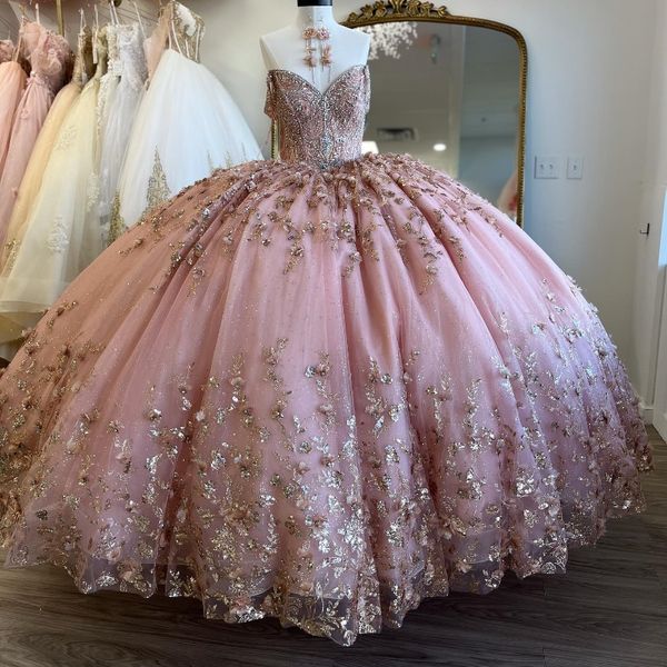 Abiti da principessa rosa scintillanti stile Quinceanera Abito da ballo Glitter Applicazioni in oro Cristalli di pizzo Perline Abito dolce del quindicesimo abito da ballo con lacci