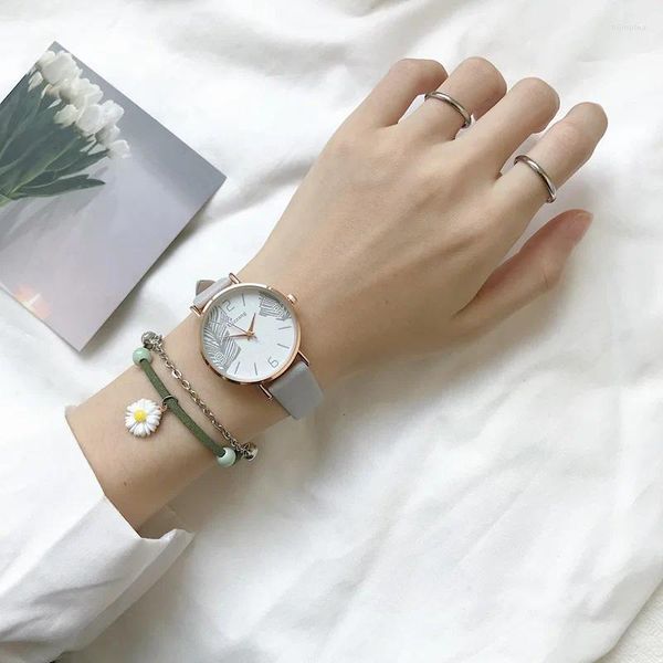 Relojes de pulsera Reloj de mujer Números de dibujos animados Dail Relojes de correa de cuero exquisitos ocasionales con reloj de pulsera de cuarzo de estilo simple de moda