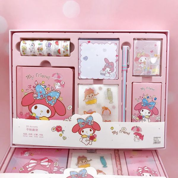 Brinquedos de aprendizagem Sanrio Kuromi Melody Cinnamoroll Cartoon Handbook Set Combo Cute Girl Tape Adesivos Notepad Pen School Student Gift Prize 231124