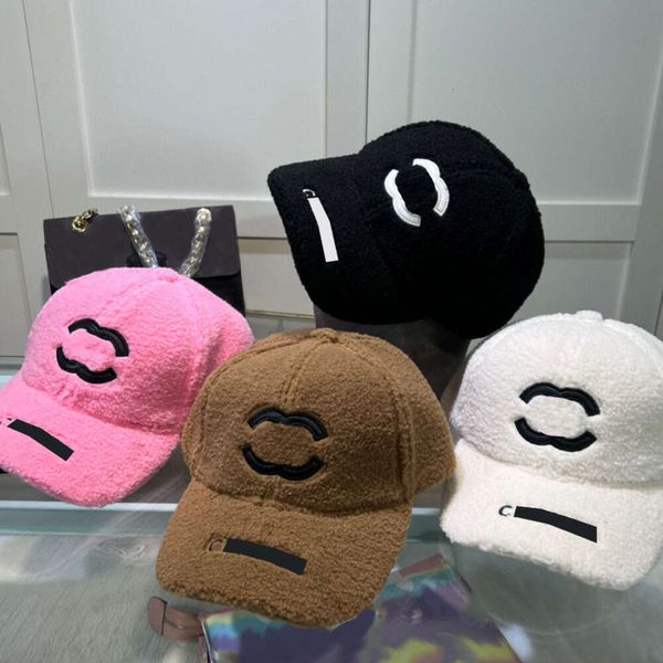 Bola bonés bonés de beisebol chapéu de inverno lã bola boné para mulher homem faux fur designer com letras preto branco rosa casquette cem alta qualidade 2024