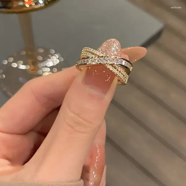 Küme halkaları lüks altın renk kaplama kadın için kübik zirkon açık ayarlanabilir mafsal yüzüğü moda zarif mücevher hediyeleri