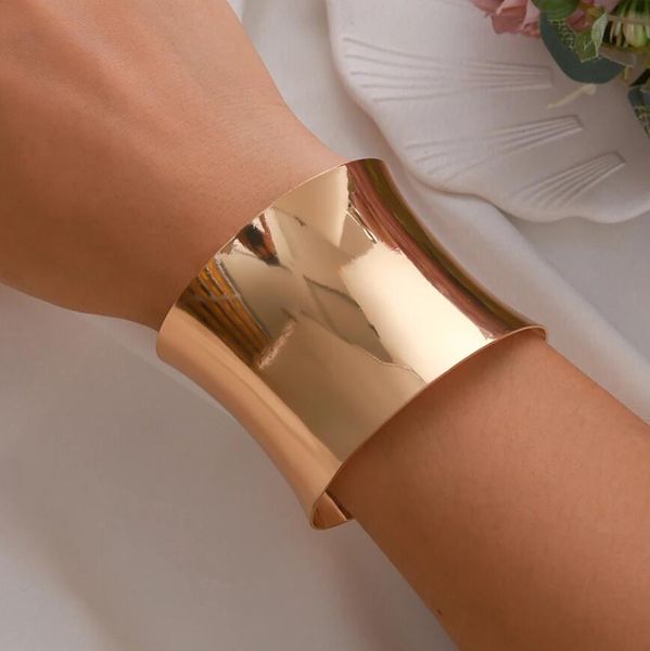Преувеличенные большие тяжелые металлические глянцевые открытые браслеты Женщины панк Большой C форма цыган широкополосная рука рука рук с рукой рука