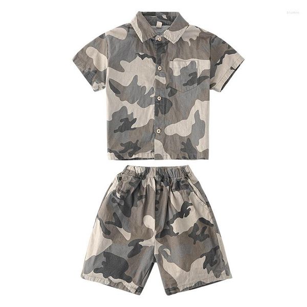 Roupas de roupas meninos de verão meninos de moda legal terno de camuflagem de t-shirt de peito simples tops bonitos shorts de algodão soltos 2pc Crianças Conjunto