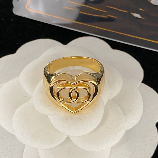 Anel de ouro de designer masculino e feminino, anel de jóias vermelhas, jóias neutras, um magnífico casal feminino tocando, anel de dedo G personalizado masculino