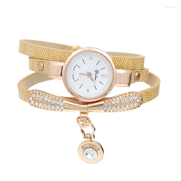 Orologi da polso Orologio da donna alla moda Orologio con cintura in pelle con diamanti Orologio da polso al quarzo di lusso in oro Orologio da polso dorato casual da donna