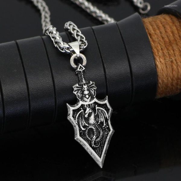 Collane con ciondolo Personalità prepotente da uomo Cavaliere vichingo Drago Medaglia in metallo Collana Cool Rune Amulet Jewelry