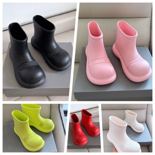2024 Tasarımcı MSCHF Erkek Kadın Yağmur Botları Büyük Kırmızı Bot Kauçuk Tasarımcı Platformu Bootie Ayakkabıları