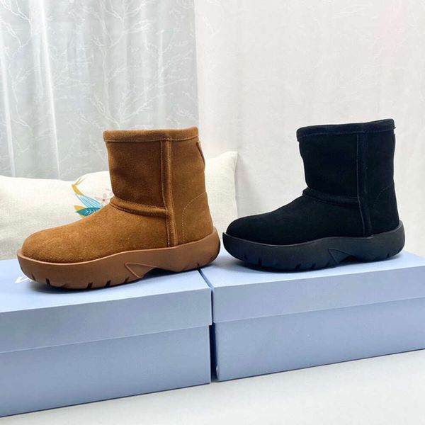 Usando sapatos de pelúcia e algodão quente para mulheres 2023 inverno novas botas BVity curtas com solas grossas para calor e botas BVity triangulares antiderrapantes para neve
