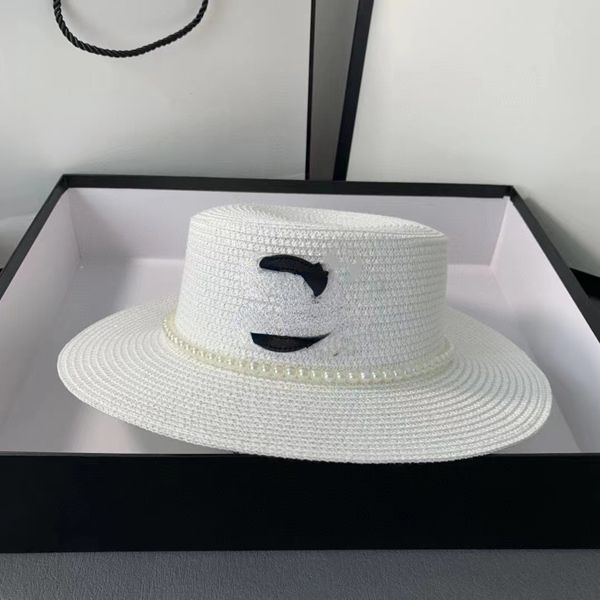 All-Math French Elegant Vintage Pearl Top Hat Hate Кожаная метка Женская мода Трендовая элегантная плоская топ-тени ниша соломенная шляпа мода