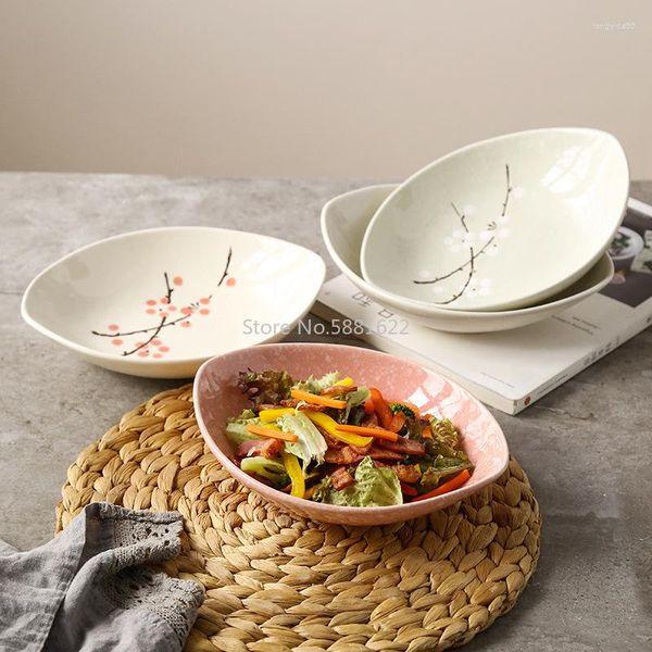 Teller Kreative Pflaumenblüte im japanischen Stil, handbemalt, Unterglasur-Keramikgeschirr, Haushalt, oval, Mahlzeitteller, Salat, Olivenboot